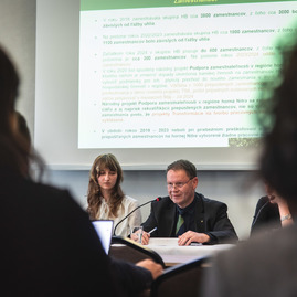 Zväčšiť fotografiu - Európskej komisii predstavili plány aj problémy vyplývajúce z transformácie regiónu - TSK_EK Zvolen_mini-12